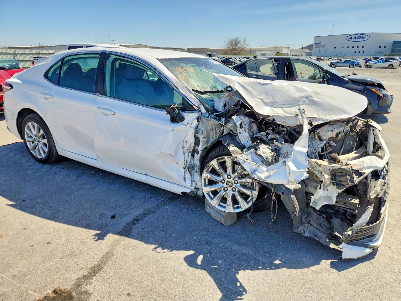 2020 TOYOTA CAMRY LE photo 4