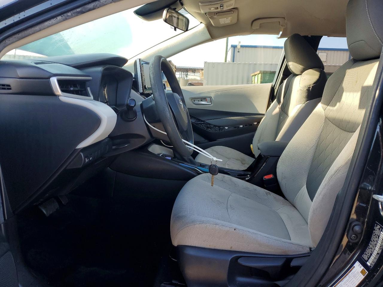 2020 TOYOTA COROLLA LE photo 13