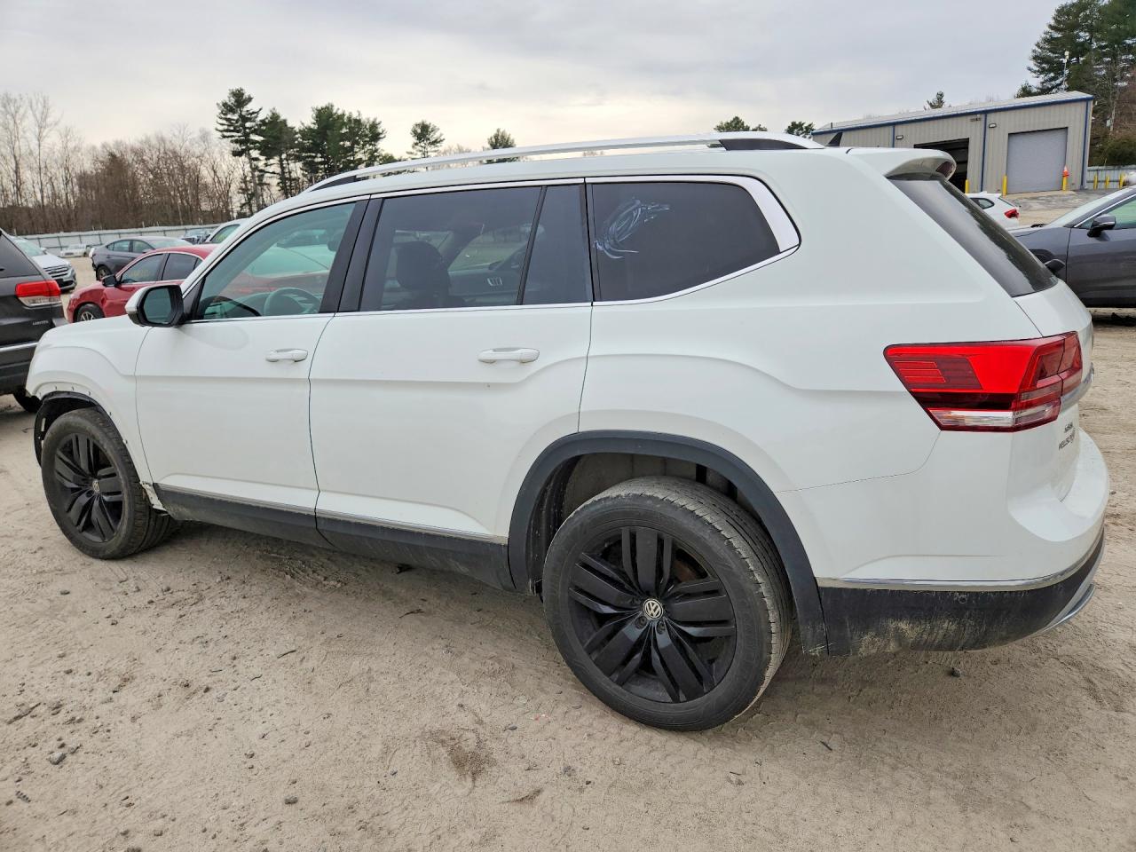 2018 VOLKSWAGEN ATLAS SEL PREMIUM photo 3