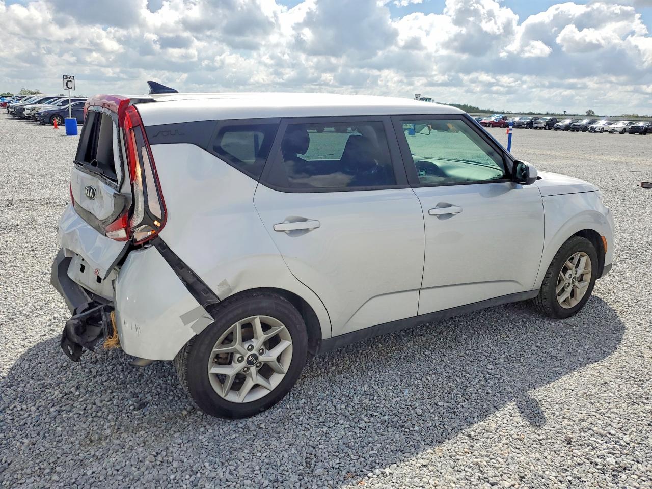 2021 KIA SOUL S photo 3