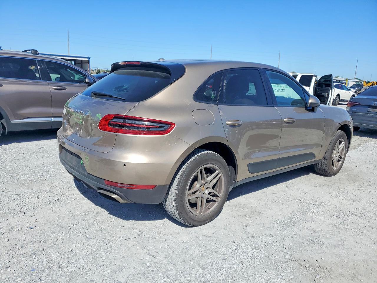 2018 PORSCHE MACAN photo 3