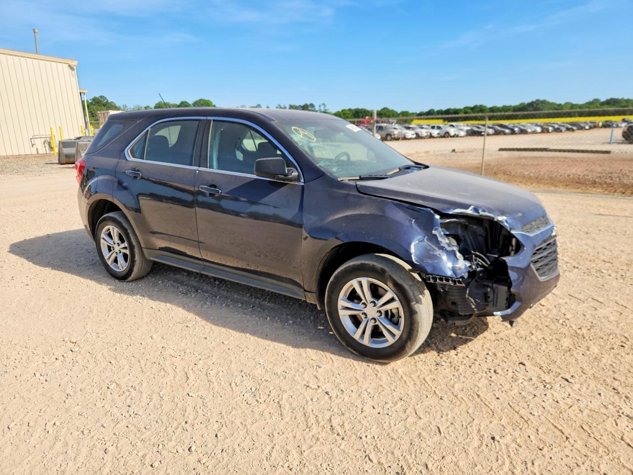 2017 CHEVROLET EQUINOX LS photo 4
