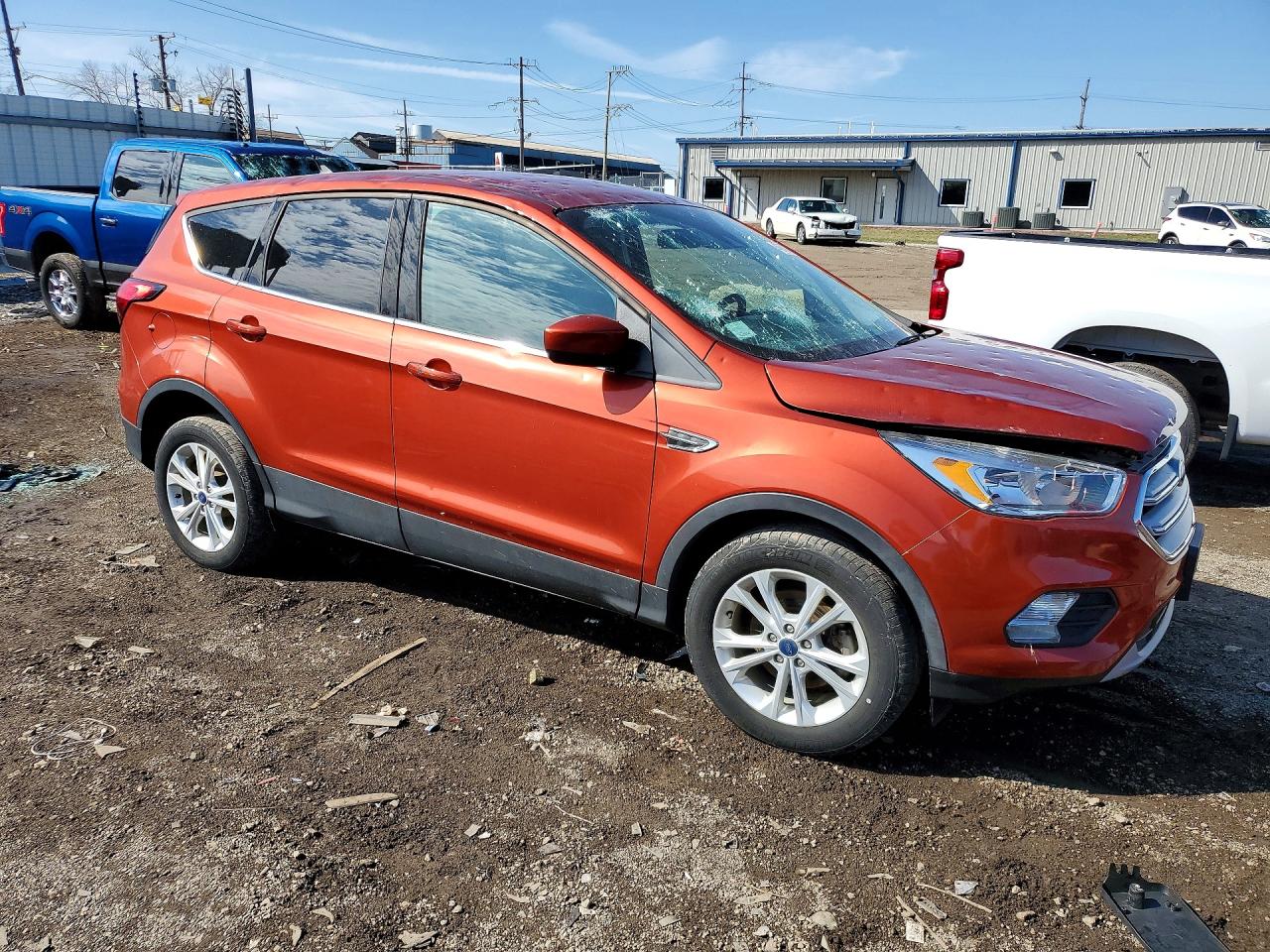 2019 FORD ESCAPE SE photo 4