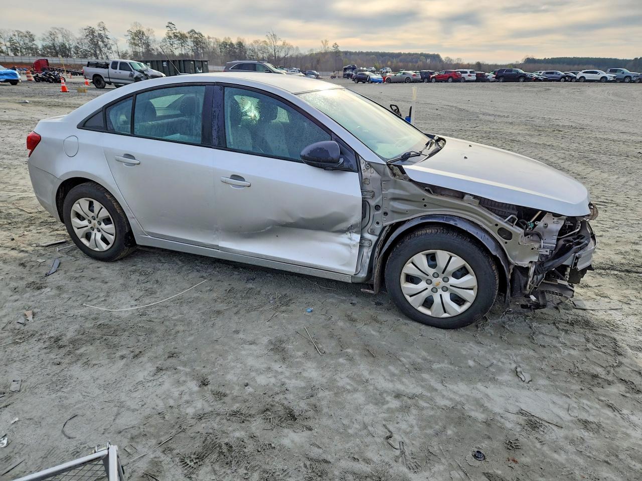 2014 CHEVROLET CRUZE LS photo 4