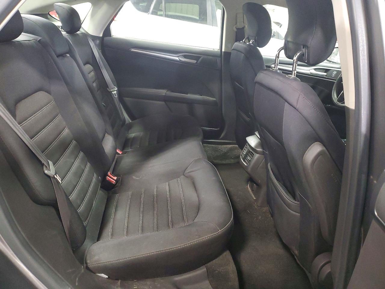 2013 FORD FUSION SE photo 19
