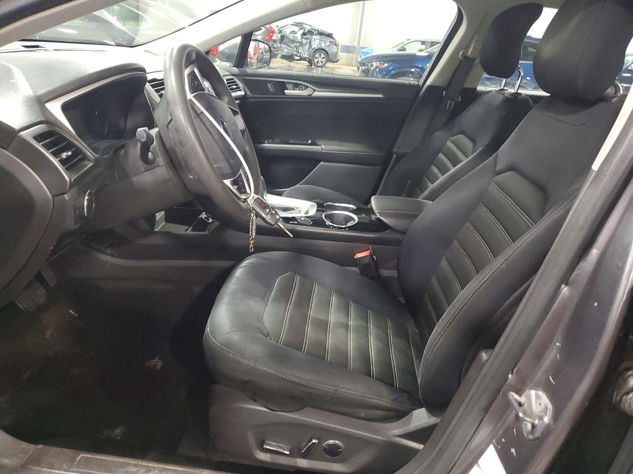 2013 FORD FUSION SE photo 13