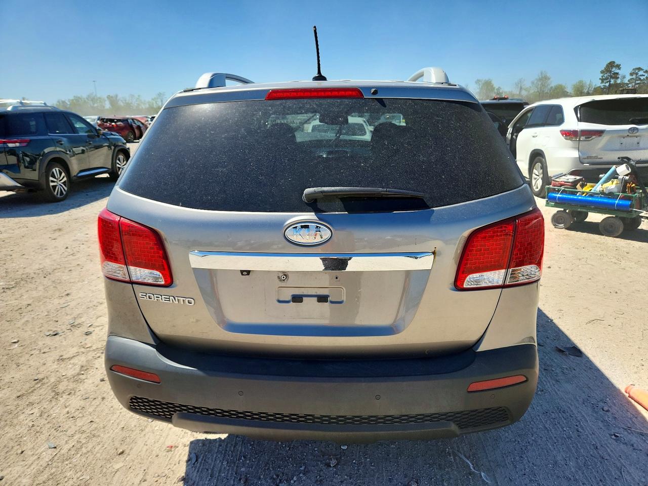 2011 KIA SORENTO LX photo 11