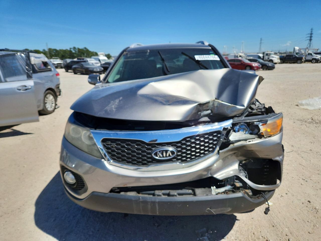 2011 KIA SORENTO LX photo 9