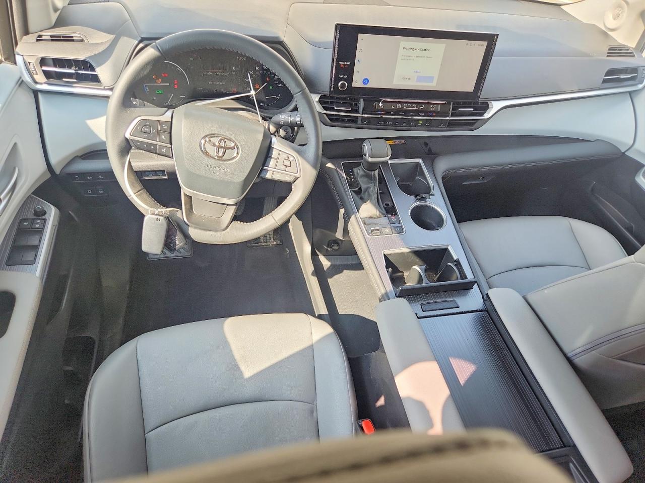 2025 TOYOTA SIENNA XLE 7-PASSENGER photo 16