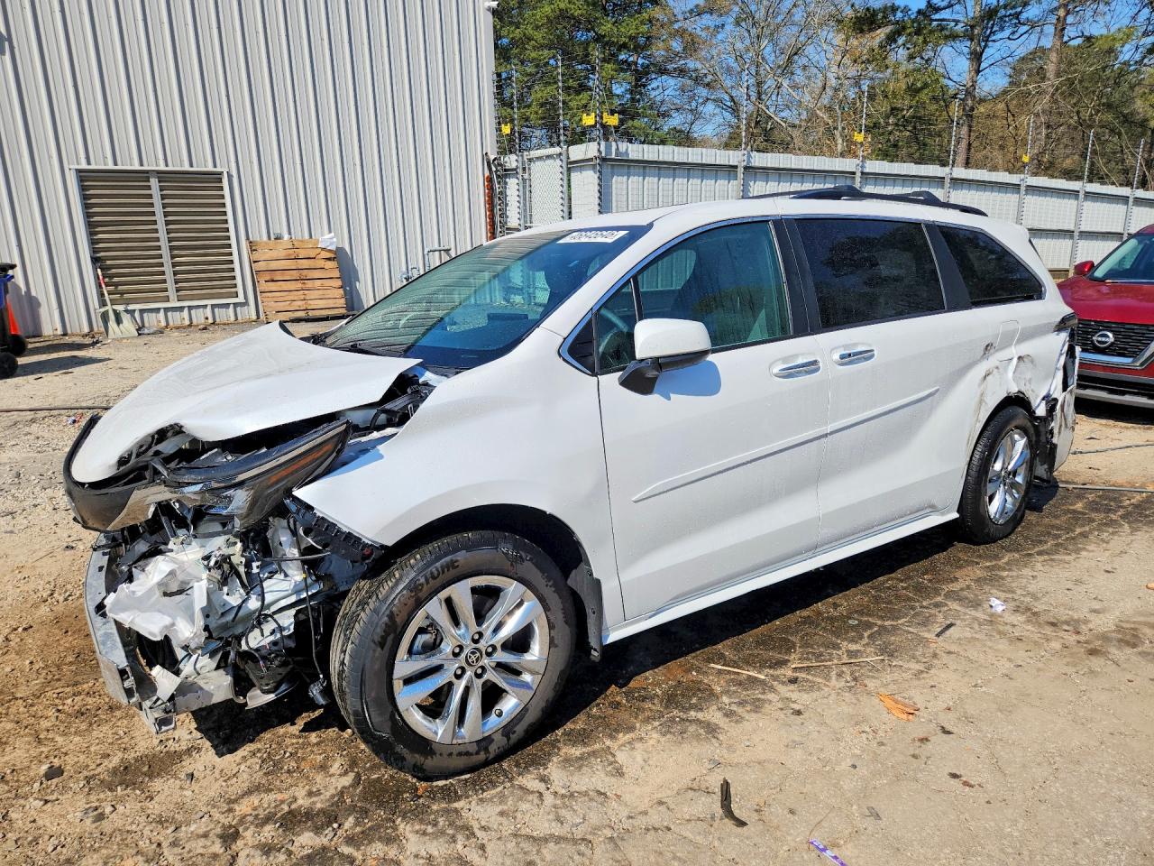 2025 TOYOTA SIENNA