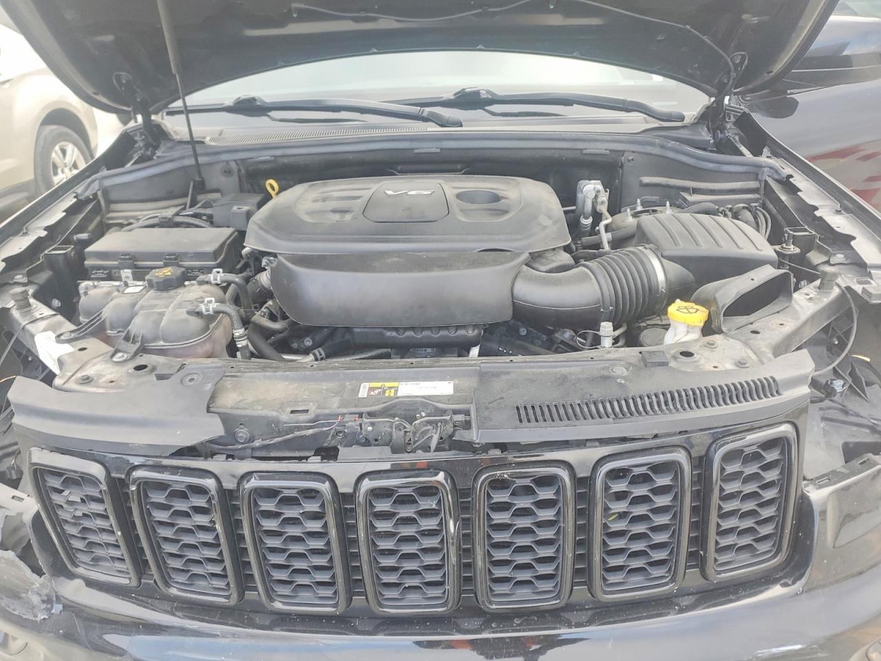 2018 JEEP GRAND CHEROKEE LAREDO photo 23