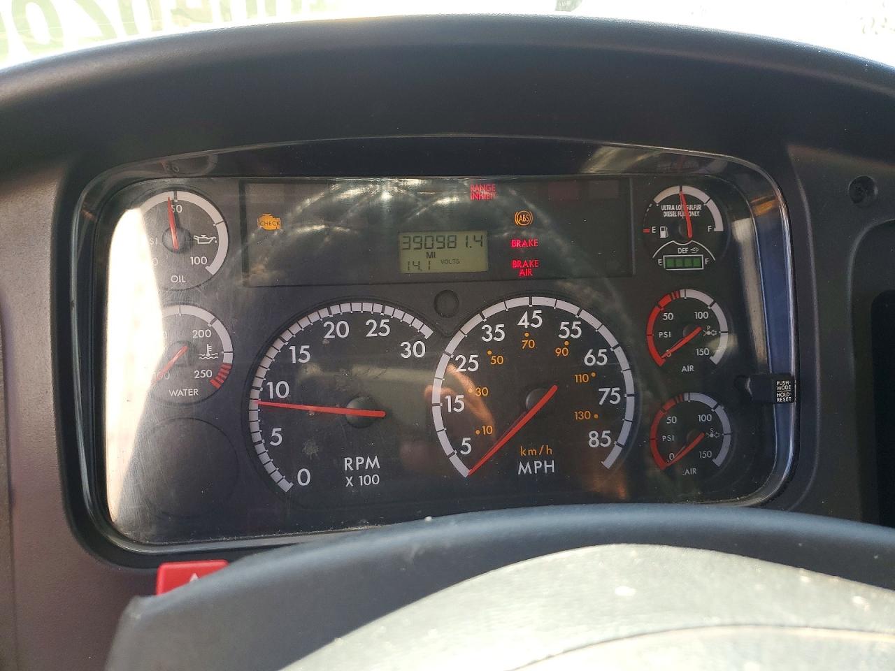 2013 FREIGHTLINER M2 106 MEDIUM DUTY photo 8
