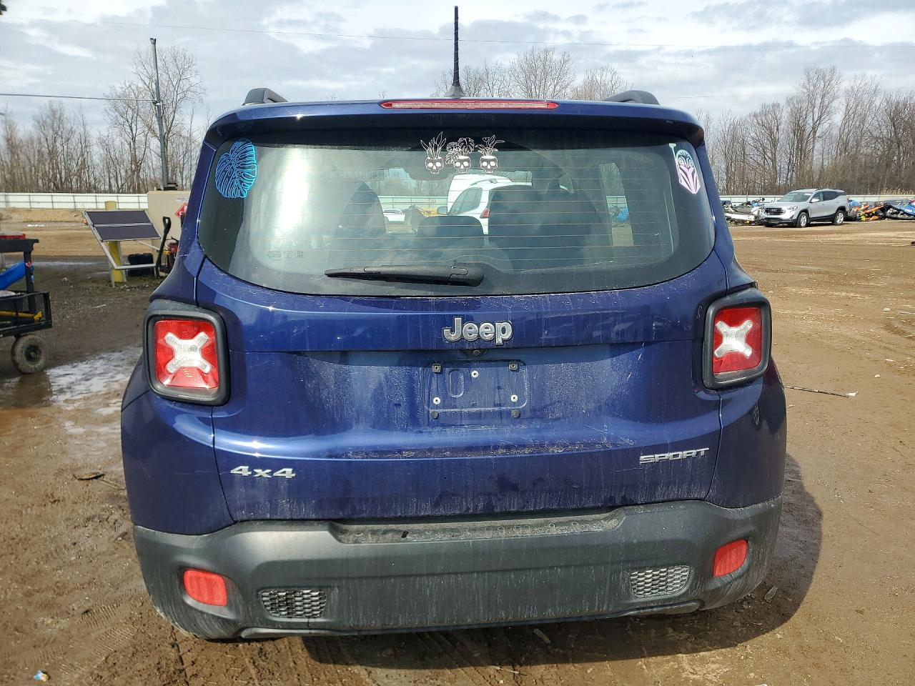 2017 JEEP RENEGADE SPORT photo 6