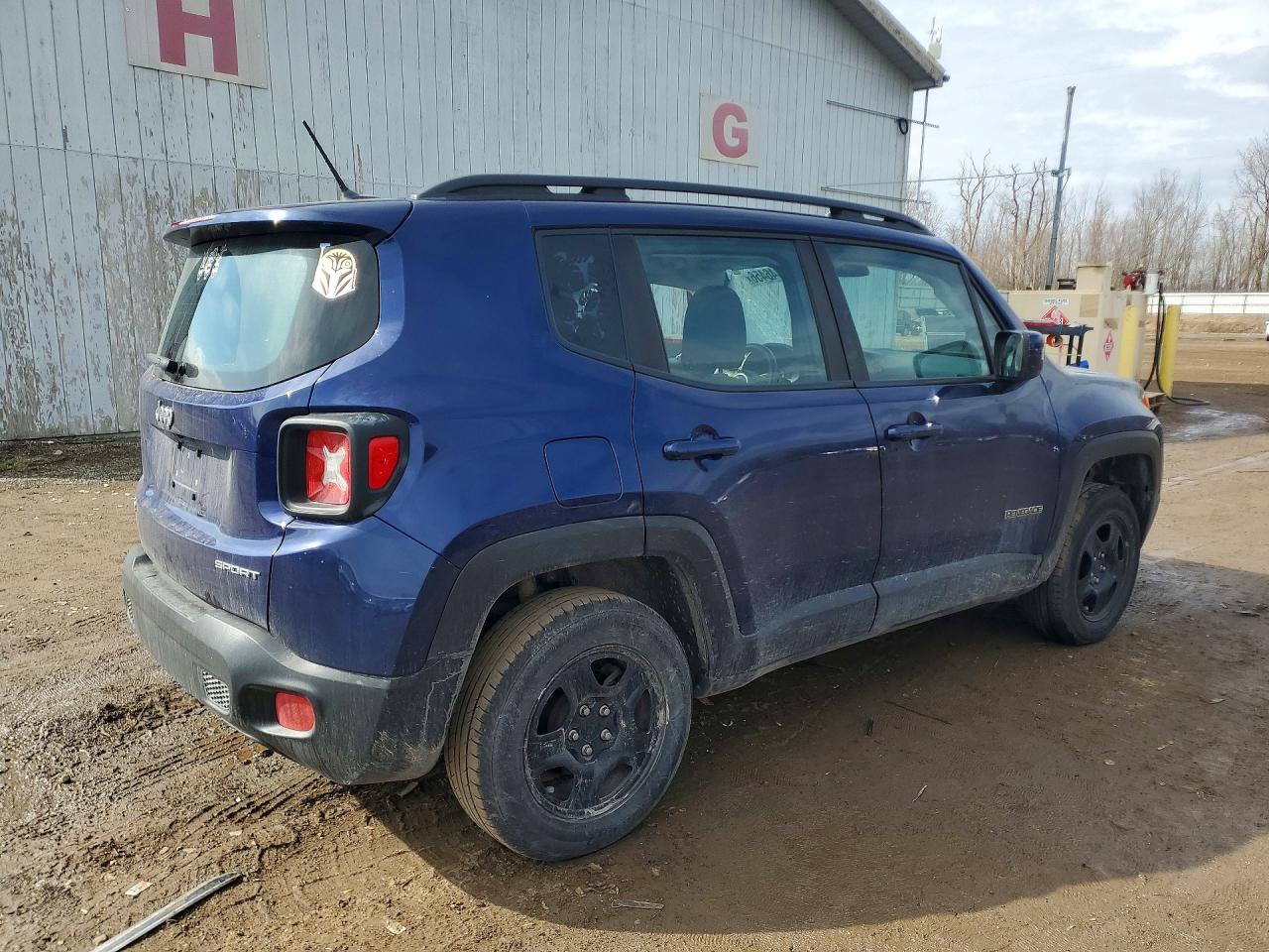 2017 JEEP RENEGADE SPORT photo 3