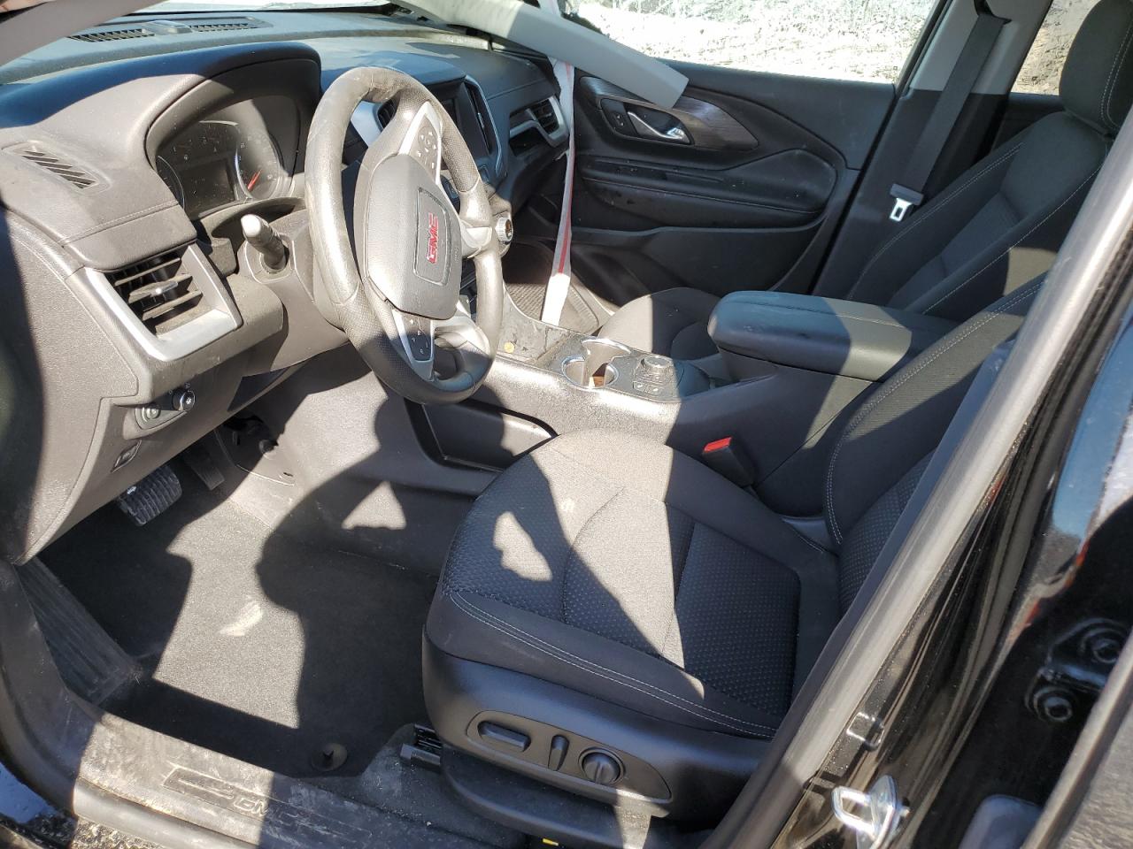 2024 GMC TERRAIN photo 13