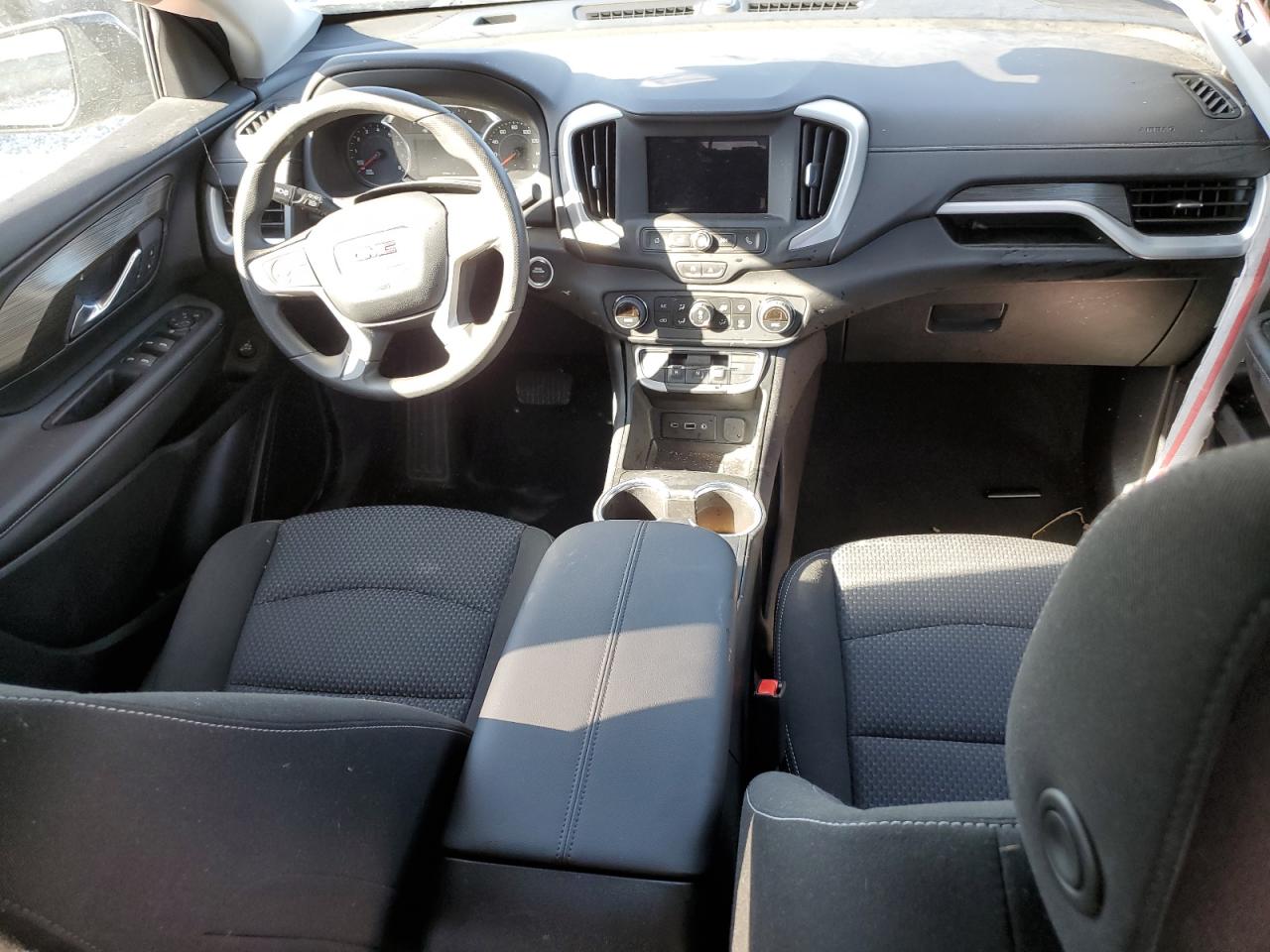 2024 GMC TERRAIN photo 15