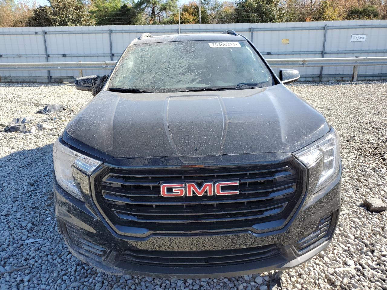 2024 GMC TERRAIN photo 9