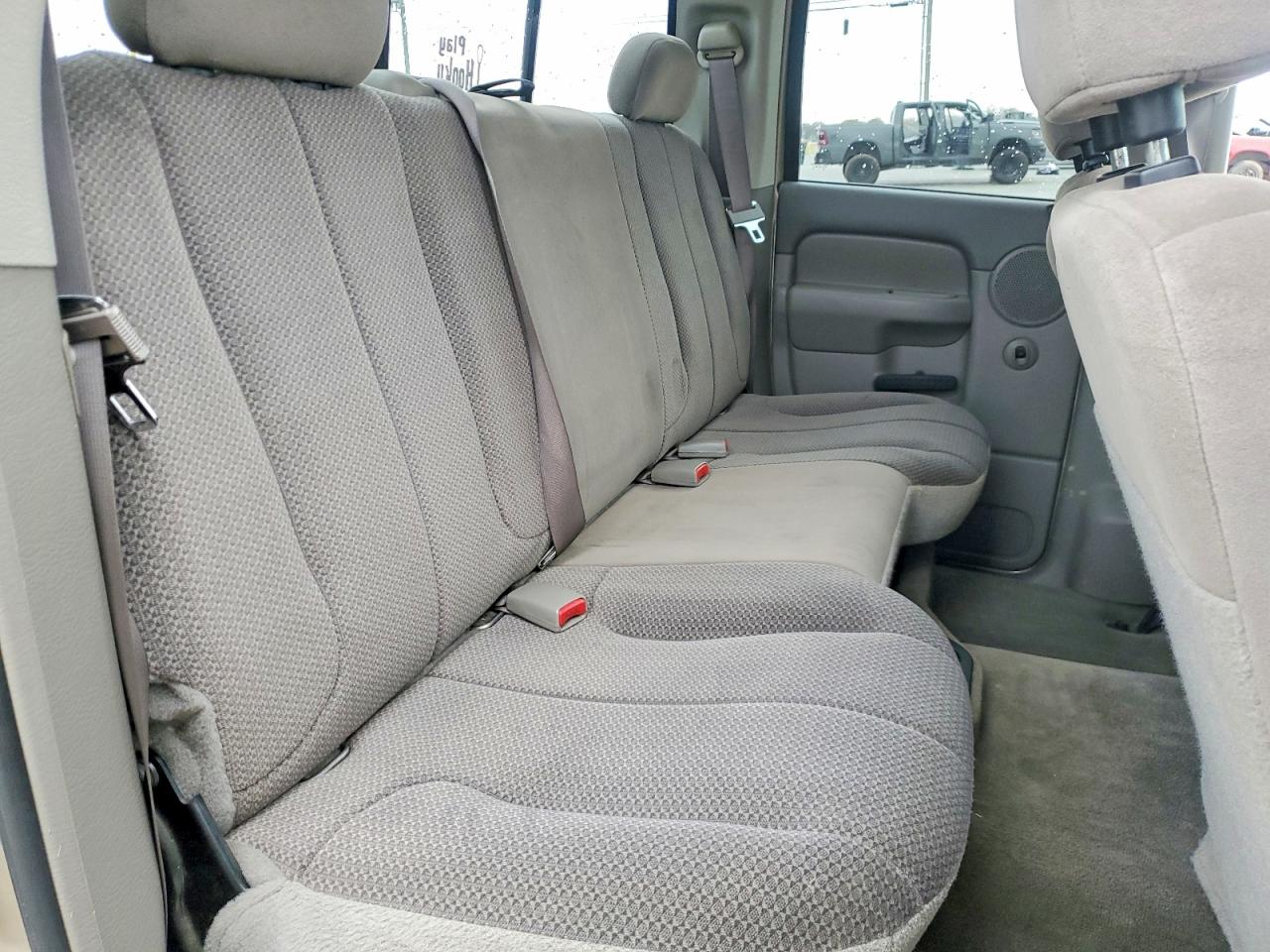 2004 DODGE RAM 1500 ST photo 28