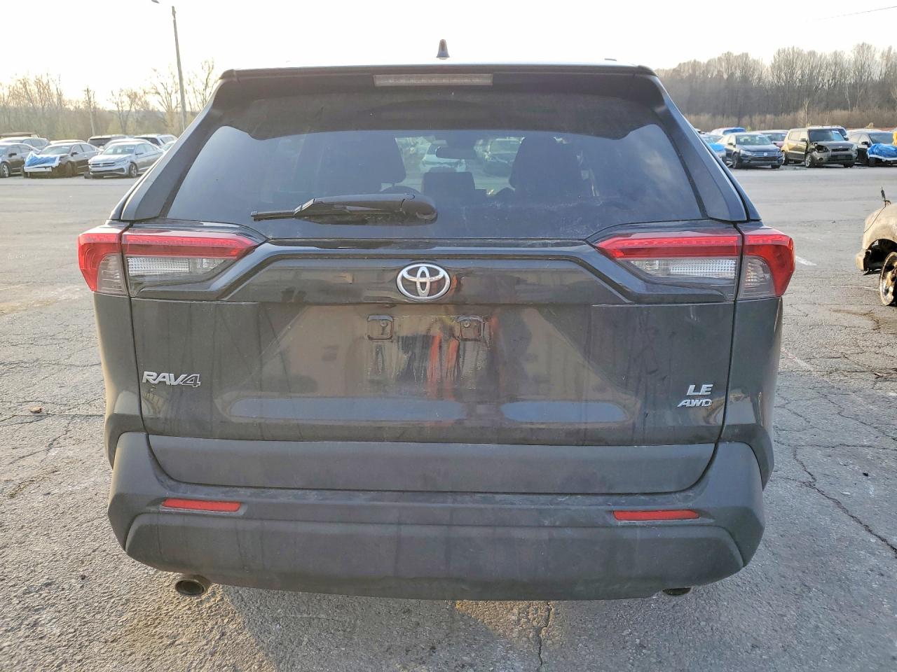 2021 TOYOTA RAV4 LE photo 11