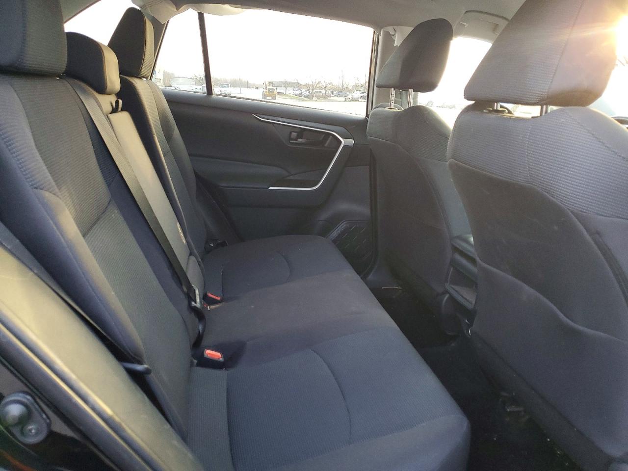 2021 TOYOTA RAV4 LE photo 21