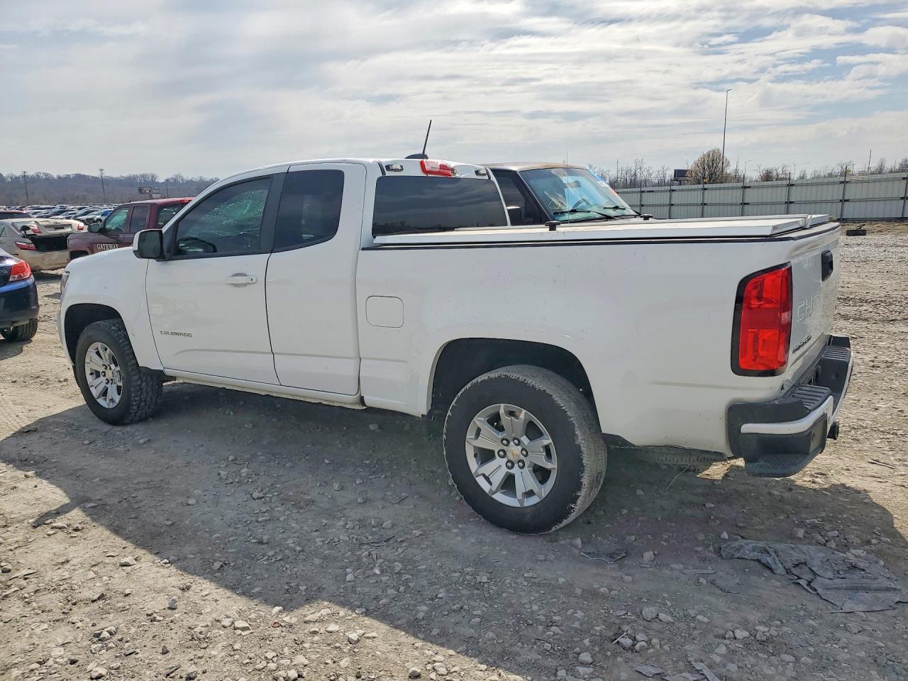 2022 CHEVROLET COLORADO LT photo 2
