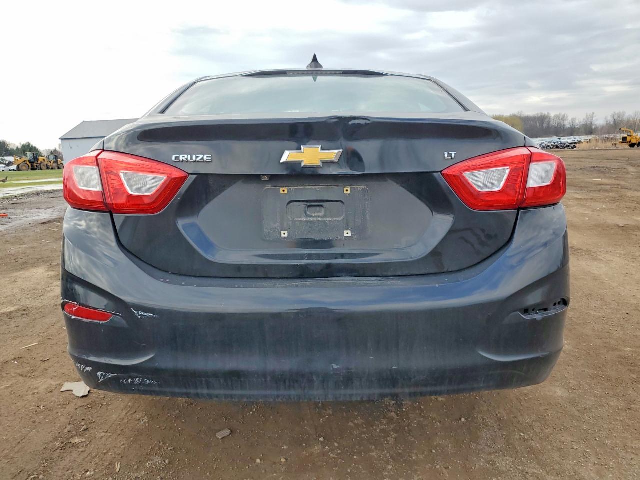 2017 CHEVROLET CRUZE LT photo 6