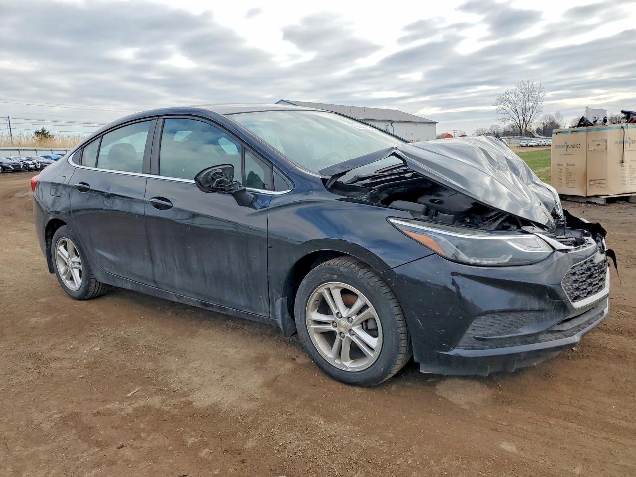 2017 CHEVROLET CRUZE LT photo 4