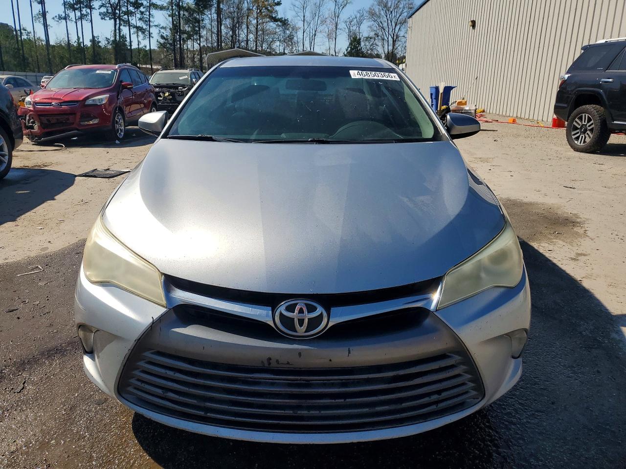 2015 TOYOTA CAMRY LE photo 9