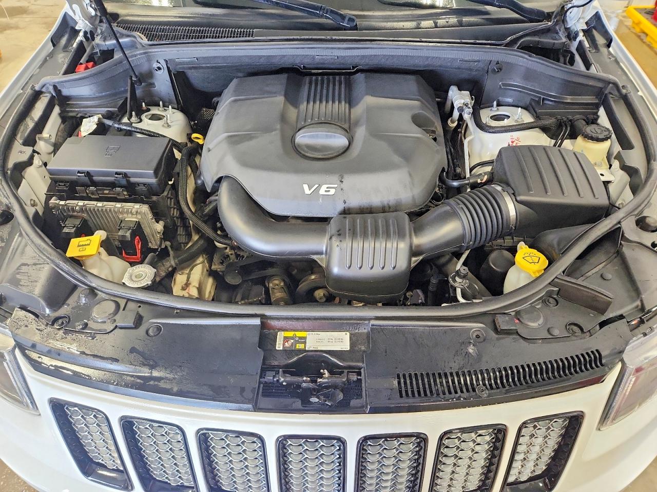 2014 JEEP GRAND CHEROKEE LAREDO photo 23