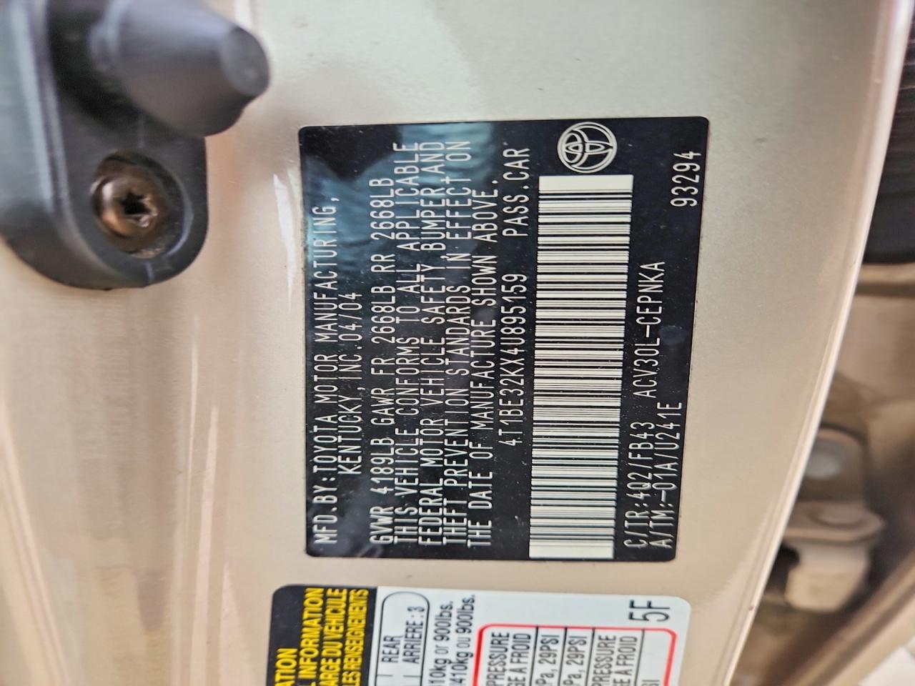 2004 TOYOTA CAMRY LE photo 13