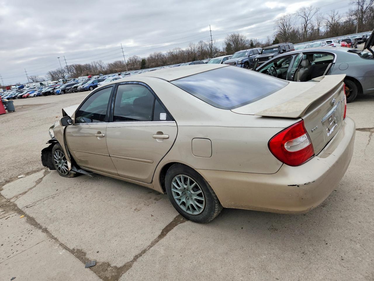 2004 TOYOTA CAMRY LE photo 2