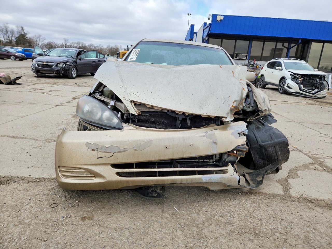 2004 TOYOTA CAMRY LE photo 5