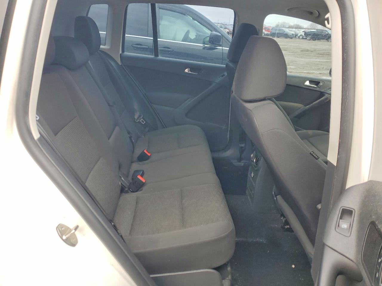 2013 VOLKSWAGEN TIGUAN S photo 11