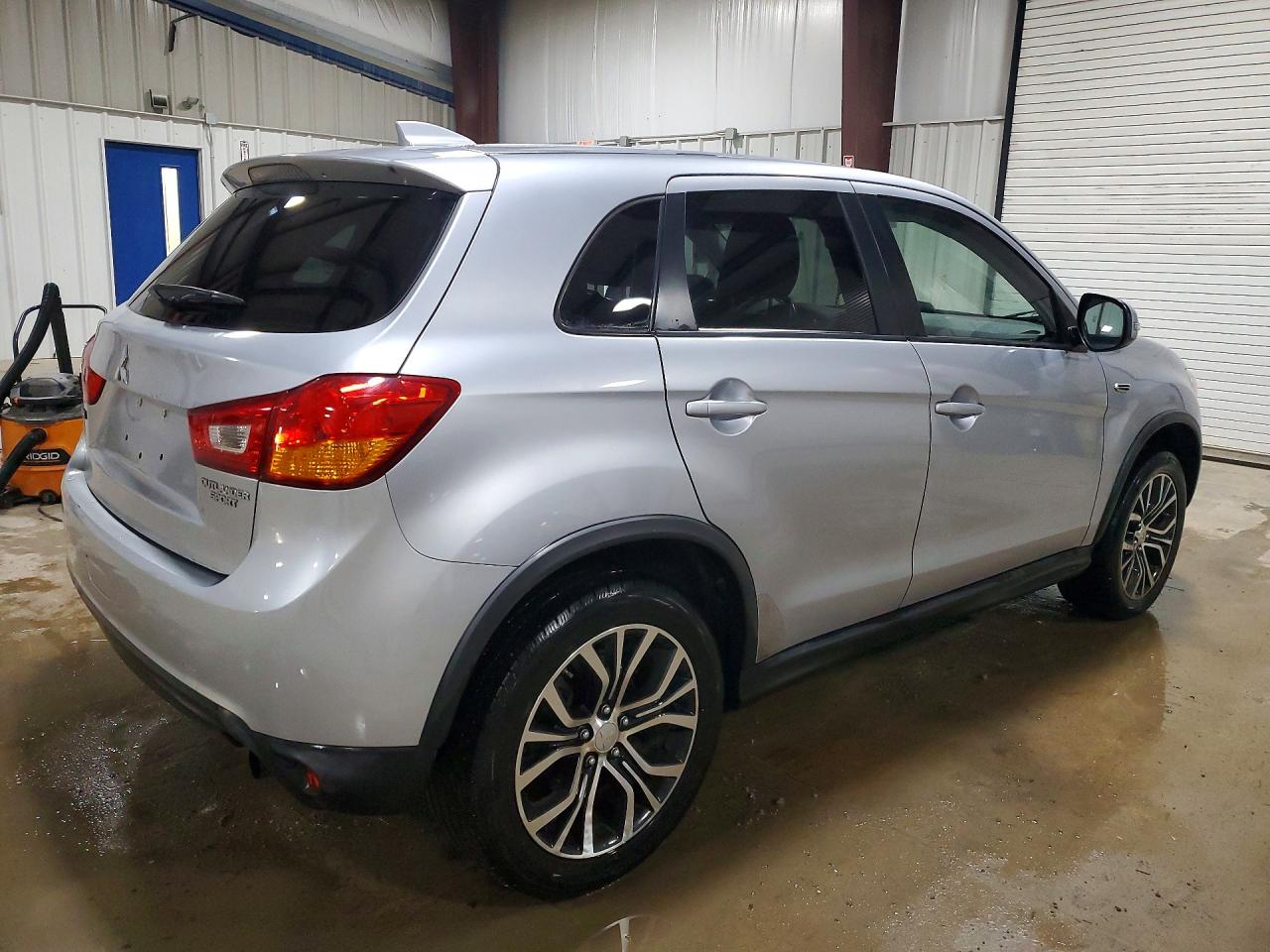 2017 MITSUBISHI OUTLANDER SPORT ES photo 5
