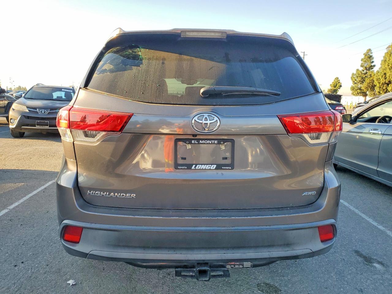 2019 TOYOTA HIGHLANDER LE photo 11