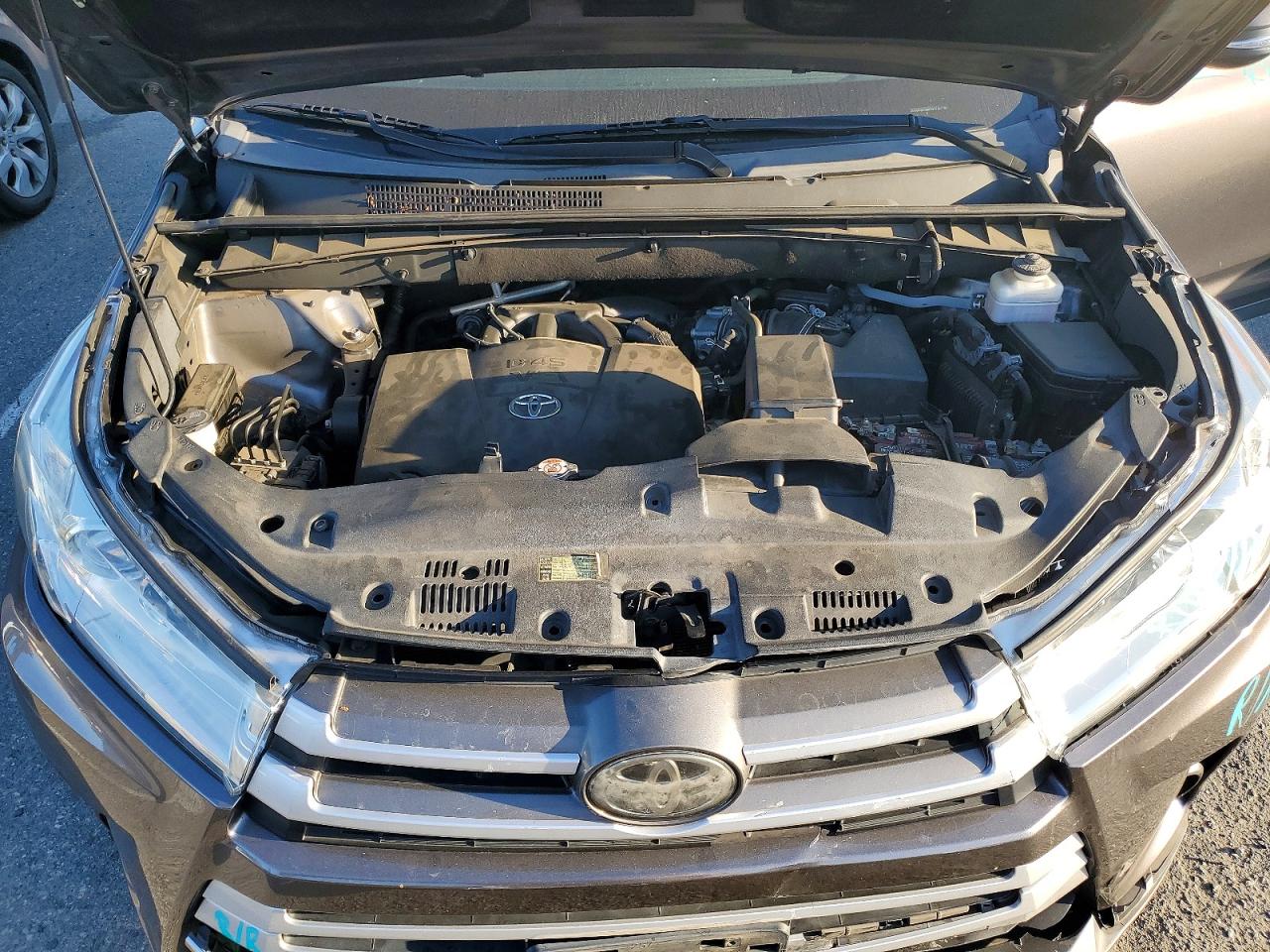 2019 TOYOTA HIGHLANDER LE photo 23