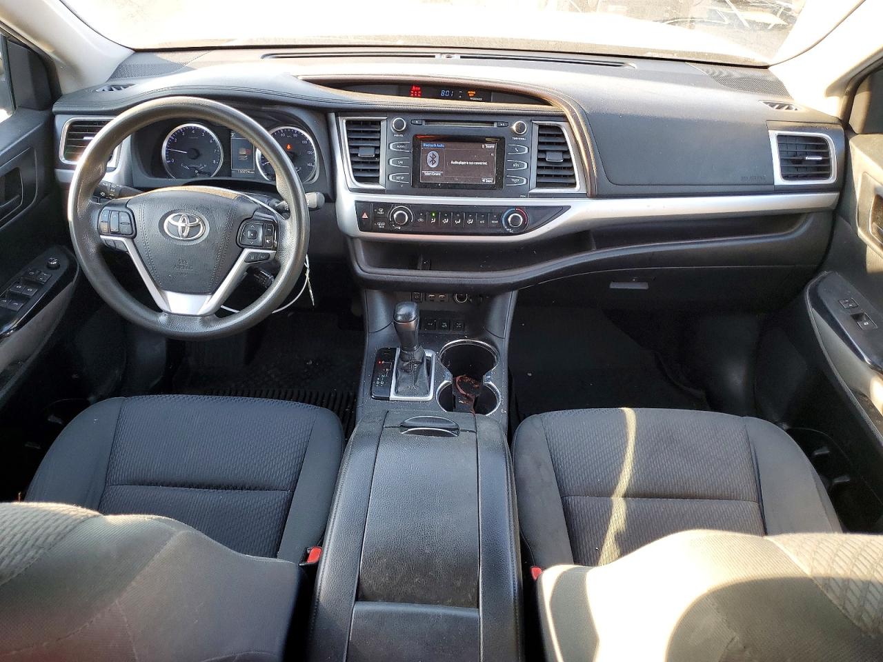 2019 TOYOTA HIGHLANDER LE photo 15