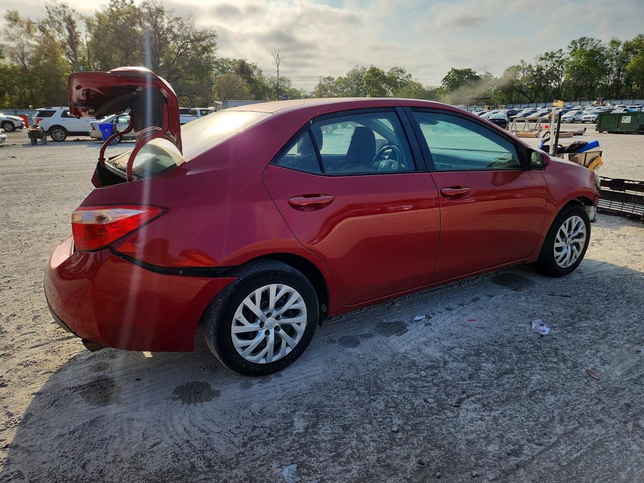 2019 TOYOTA COROLLA LE photo 5