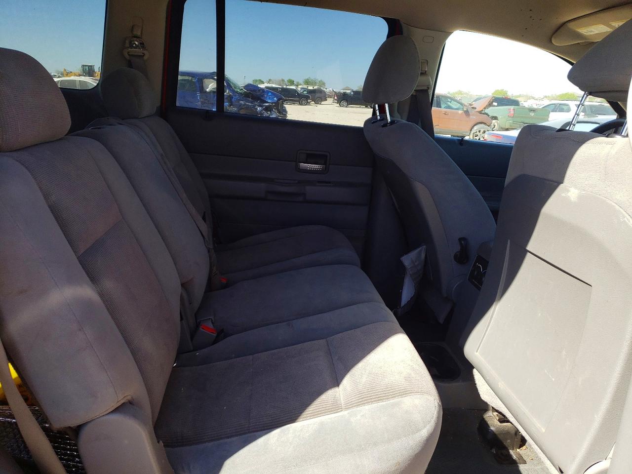 2004 DODGE DURANGO SLT photo 21