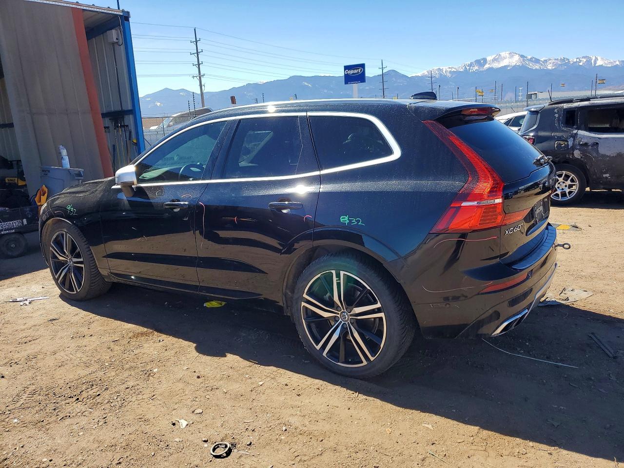 2019 VOLVO XC60 T6 R-DESIGN photo 3