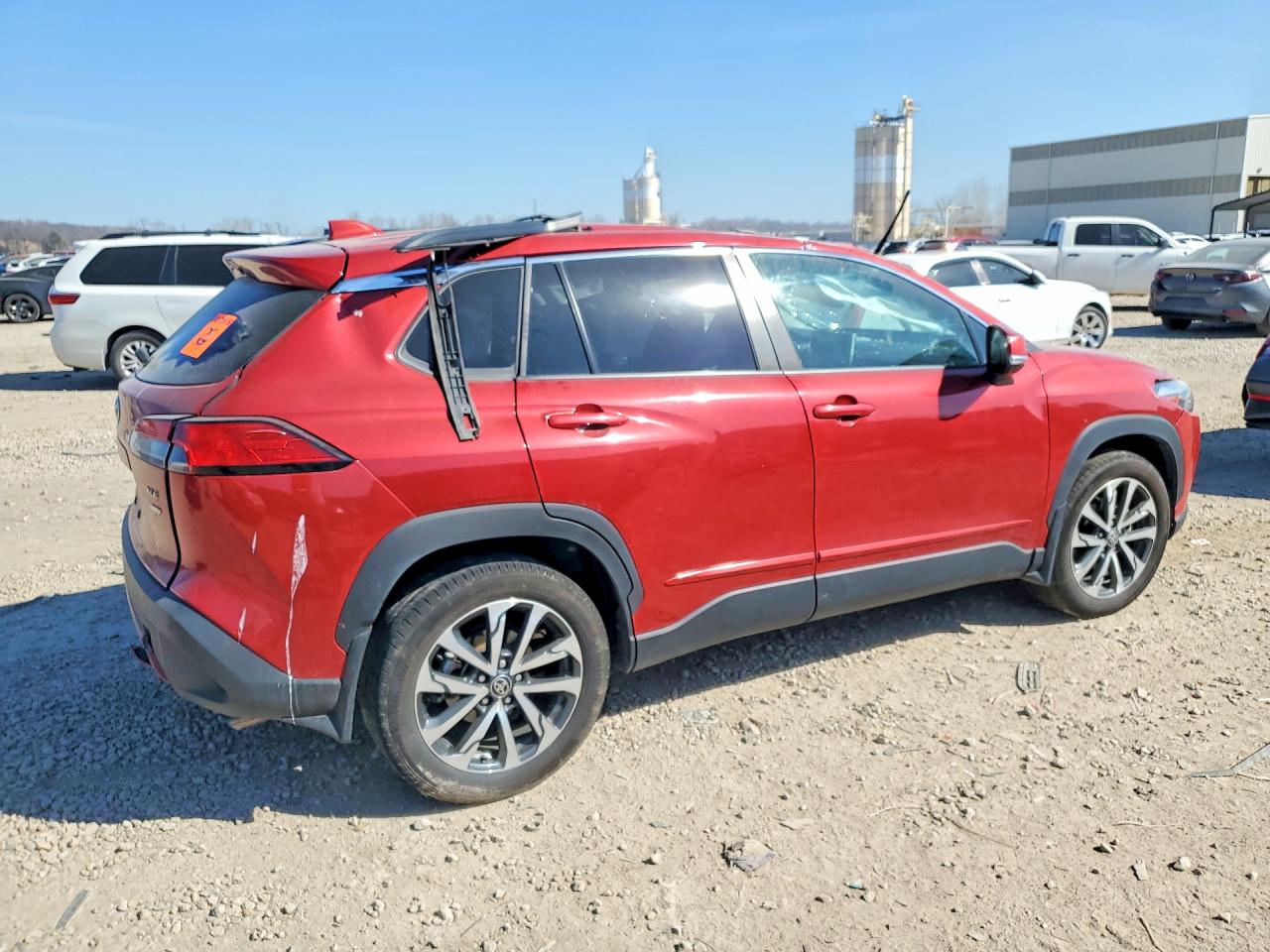 2022 TOYOTA COROLLA CROSS XLE photo 5