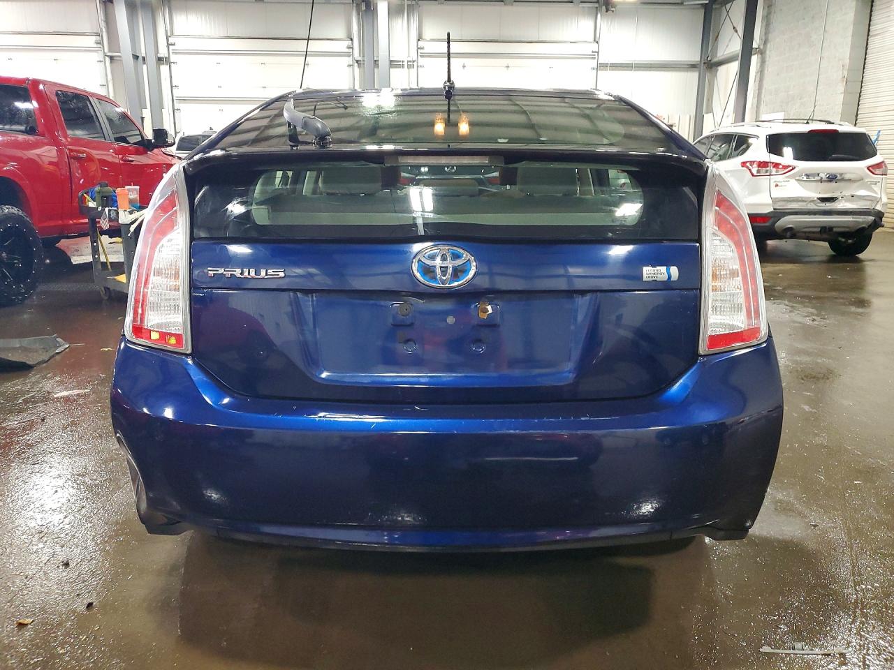 2014 TOYOTA PRIUS TWO photo 6