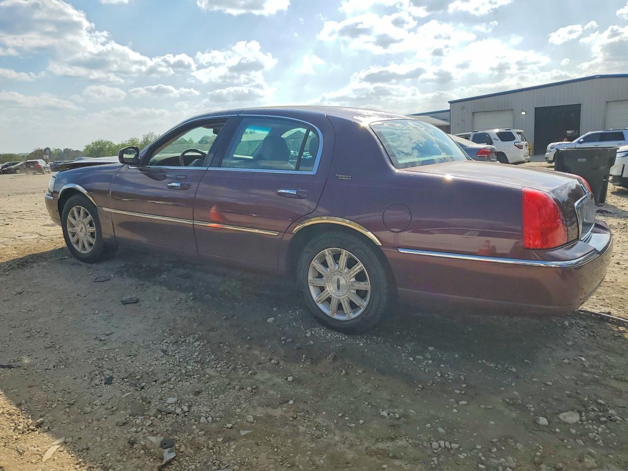 2007 LINCOLN TOWN CAR photo 3