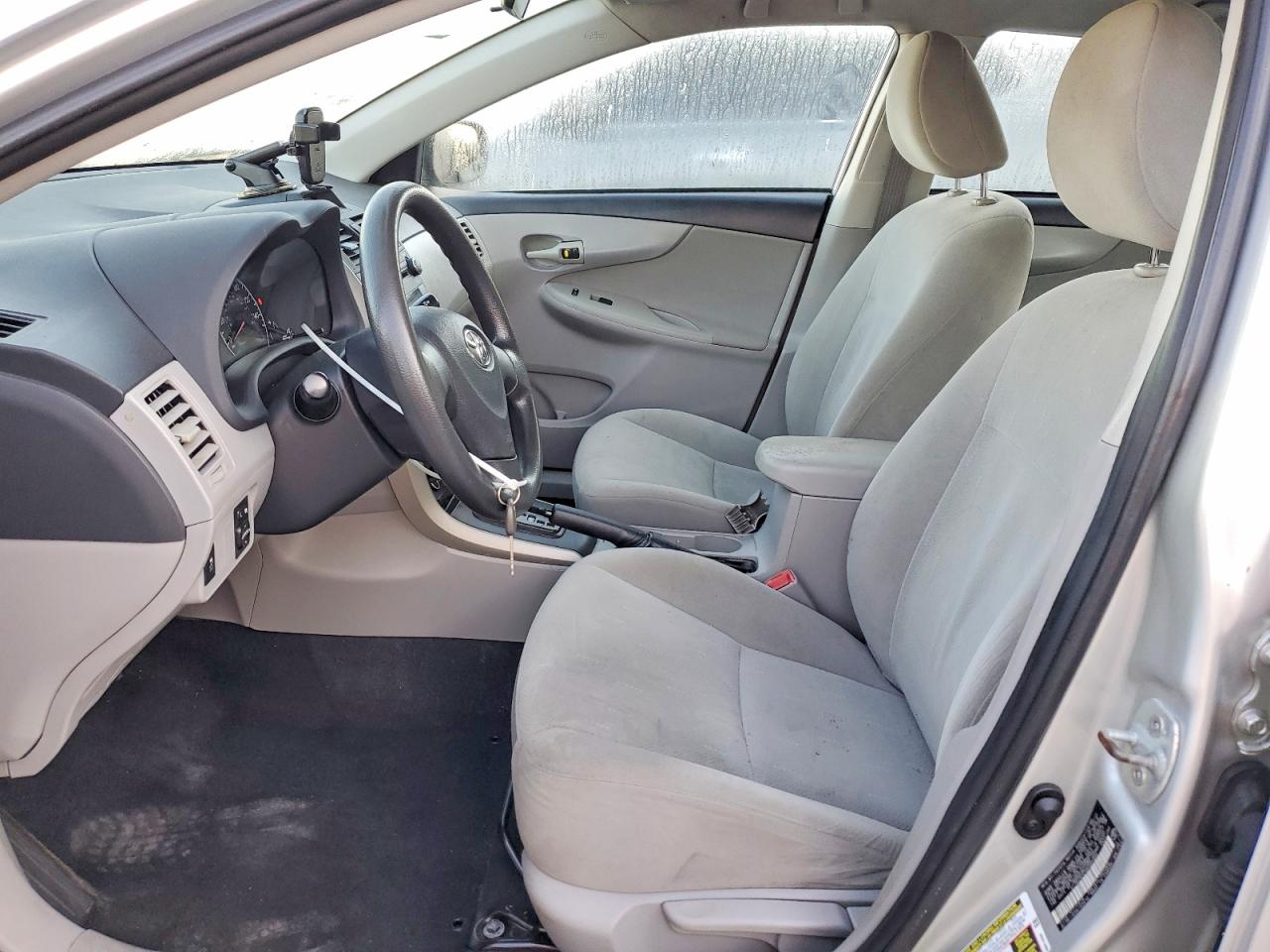 2013 TOYOTA COROLLA L photo 13