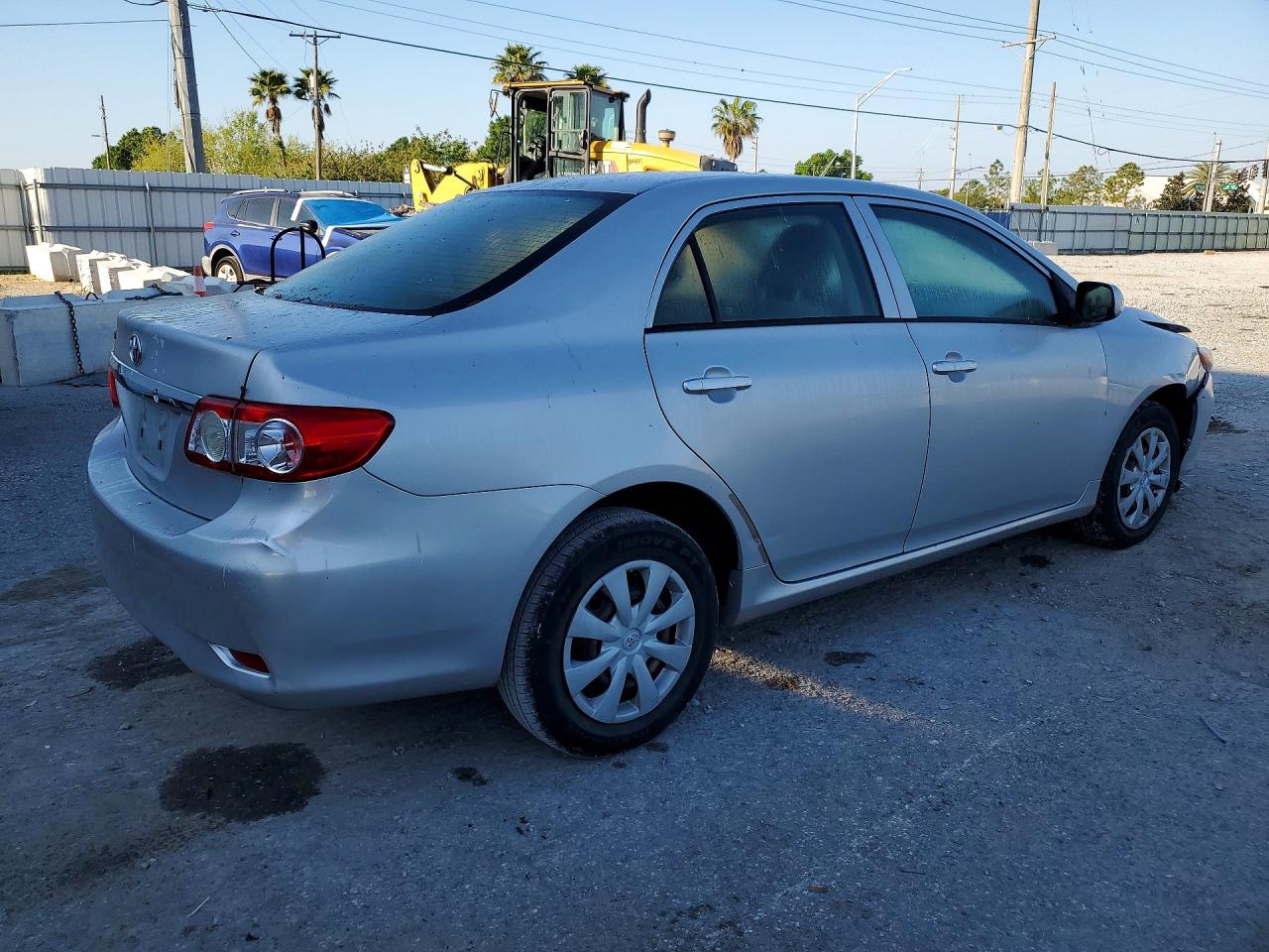 2013 TOYOTA COROLLA L photo 5