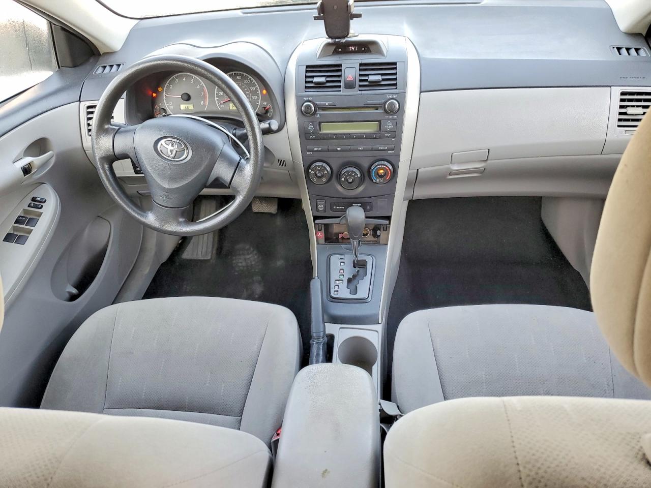 2013 TOYOTA COROLLA L photo 15