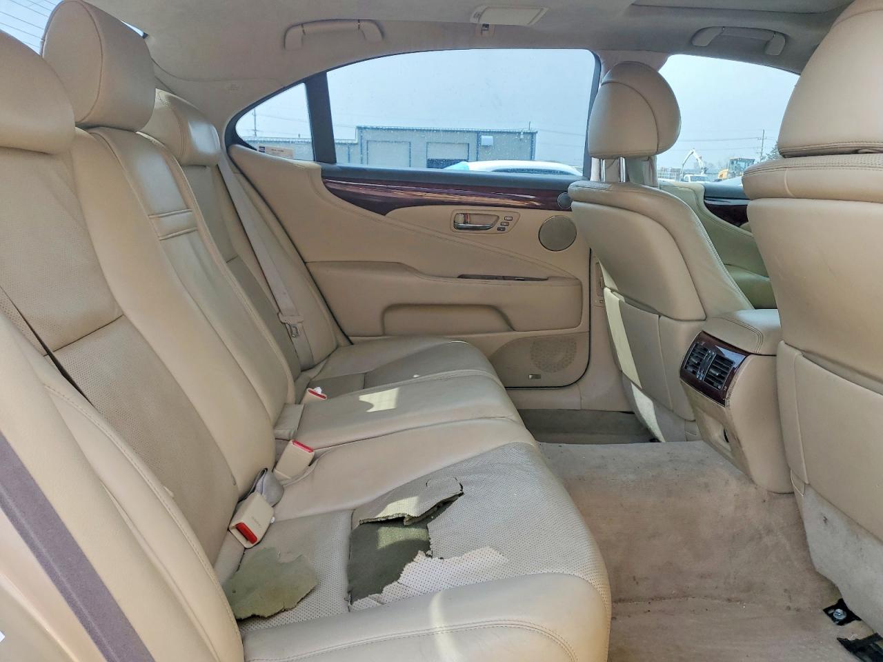 2007 LEXUS LS photo 19