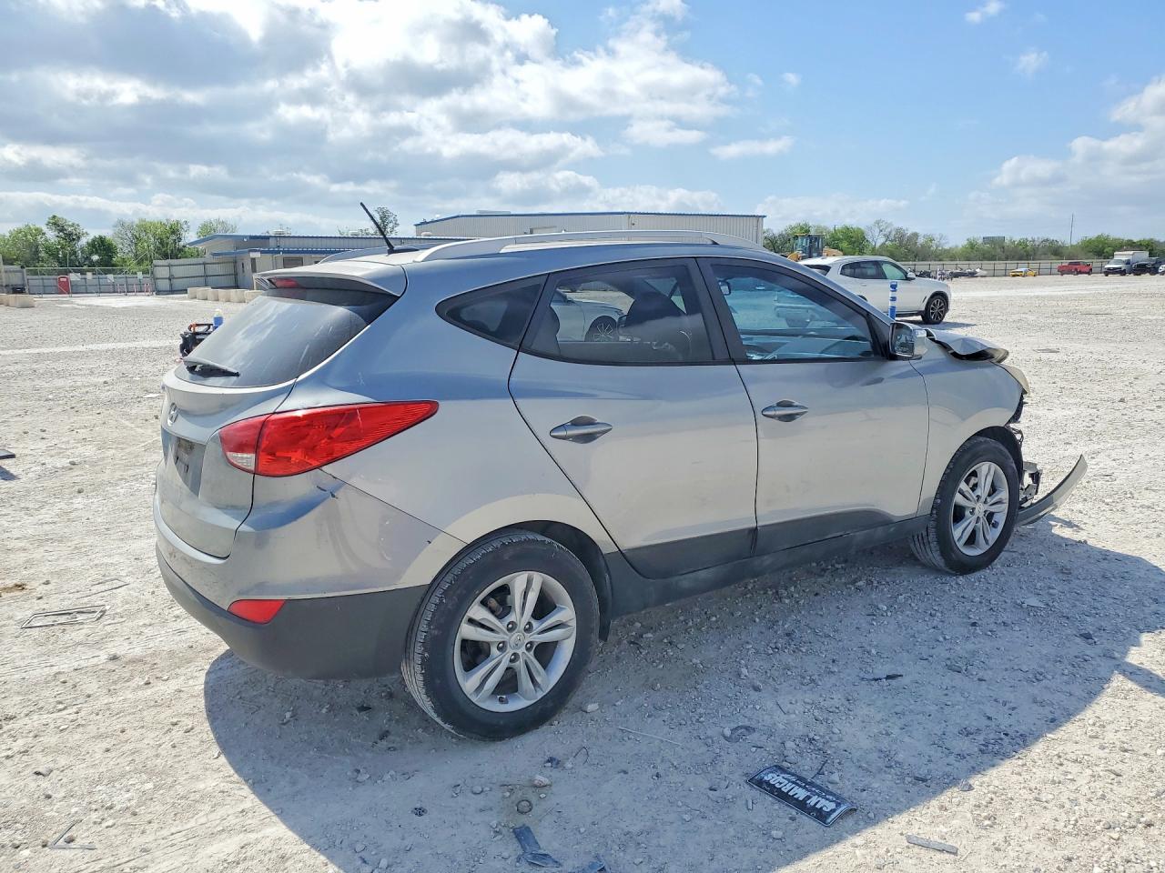 2013 HYUNDAI TUCSON GLS photo 3