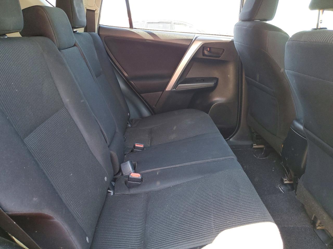 2017 TOYOTA RAV4 LE photo 10