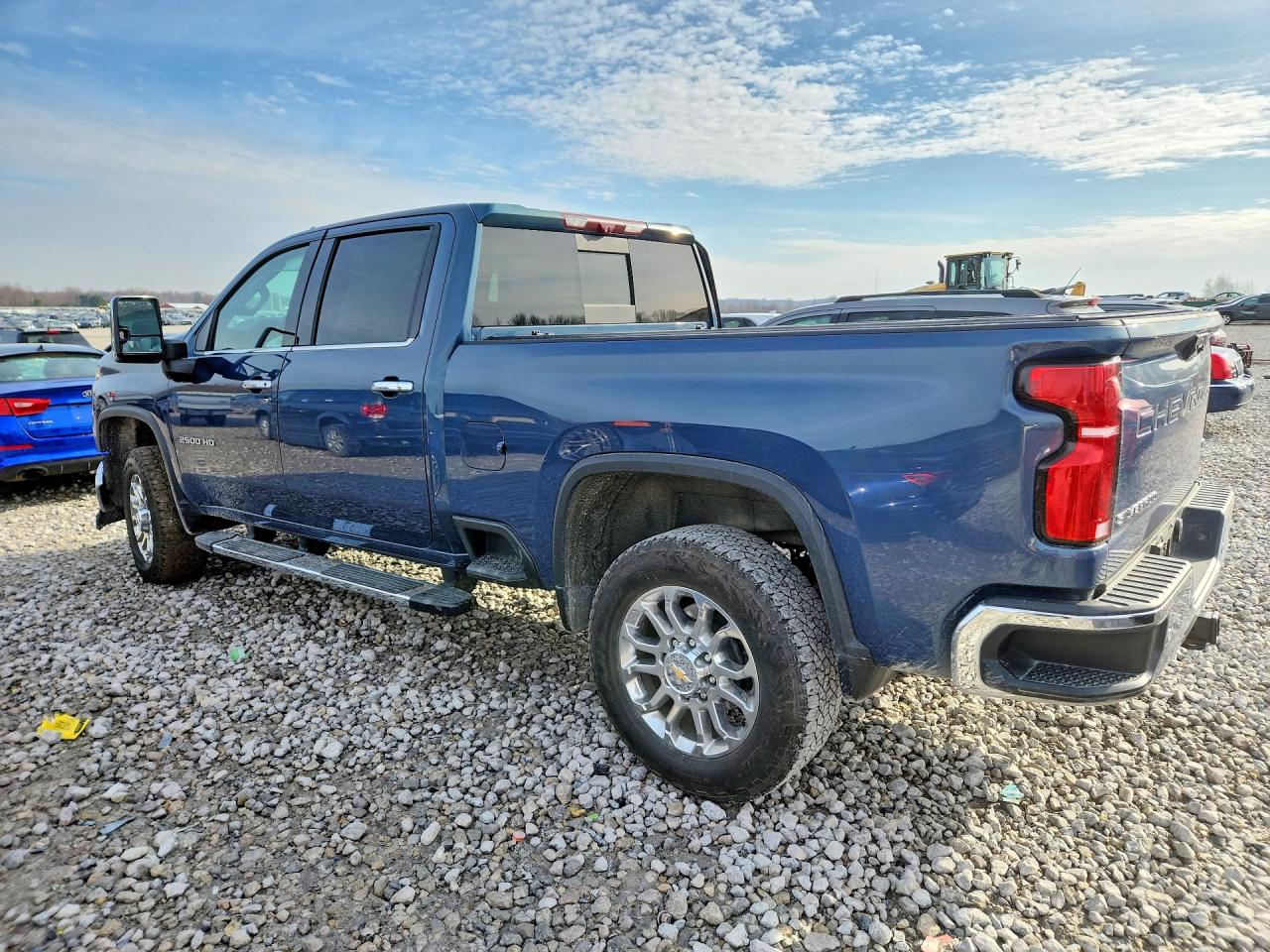 2025 CHEVROLET SILVERADO K2500 HEAVY DUTY LTZ photo 3
